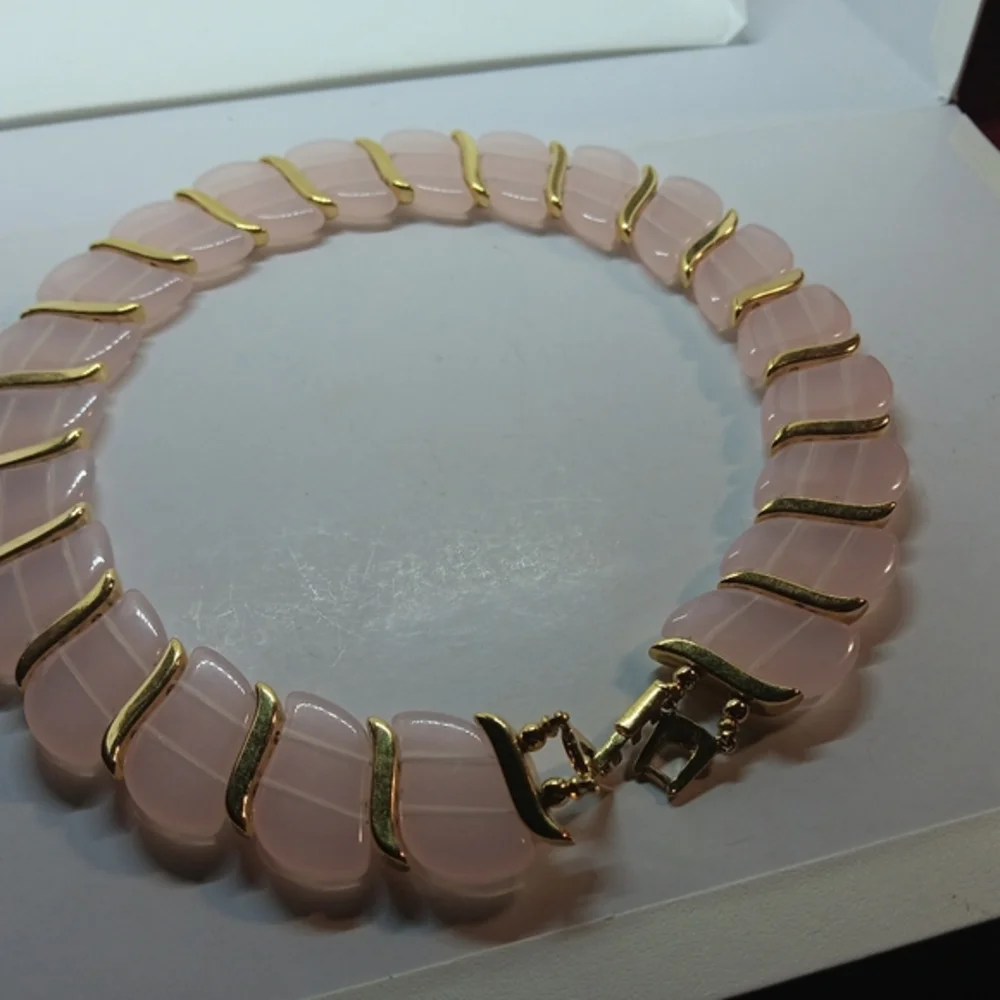 Vintage Pink Gemstone Cleopatra Necklace - Picture 7 of 7